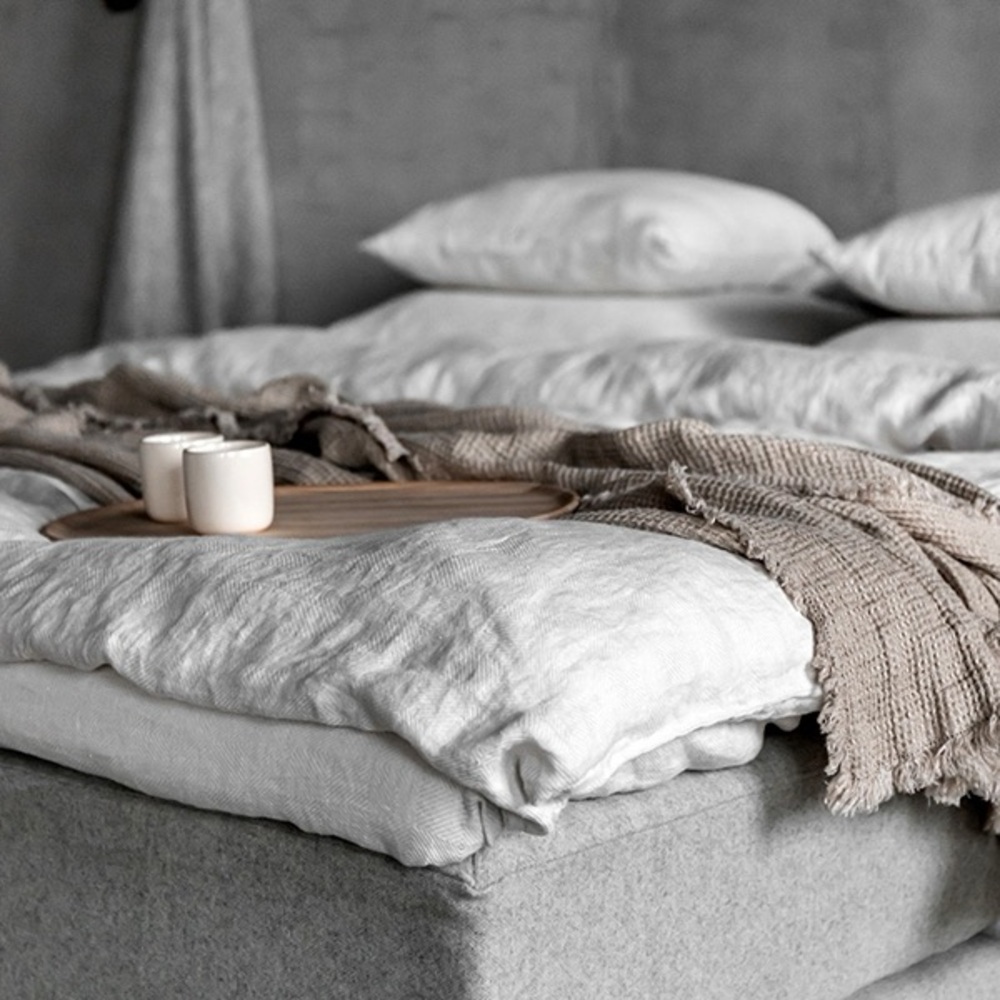 SOLD - LINENME Stone Washed Linen Sheet Set - King + Standard Pillowcases EUC